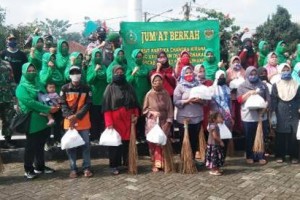 Persit KCK Purwakarta berfoto bersama usai kegiatan.